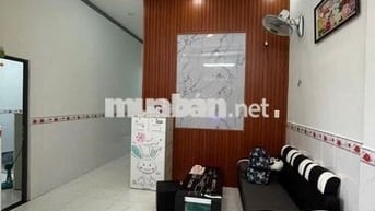 Nhà cấp 4 100% thổ cư, gần chợ khu đông dân cư cần bán