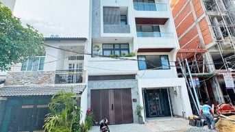 Bán nhà đẹp mặt tiền đường số lâm văn bền quận 7