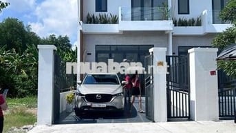 SIÊU PHẨM NHÀ PHỐ TRUNG TÂM CẦN ĐƯỚC – FULL NỘI THẤT CAO CẤP
