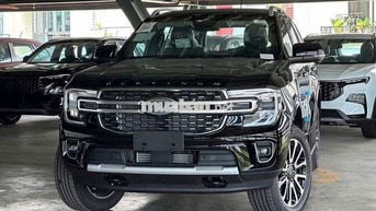 Ford Everest Platinum–Xe sang,full option,giá tốt