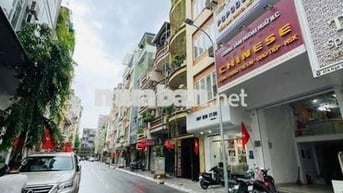Tôi cần bán nhà mặt ngõ ô tô tải chánh kinh doanh sầm uất .