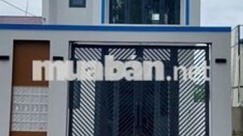 Chính chủ gửi bán nhà 1 trệt 1 lầu 5x14 SHR liền kề KCN Nam Tân Uyên