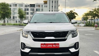 Kia Seltos 2021 model 2022 Premium 1.6 - 60000 km