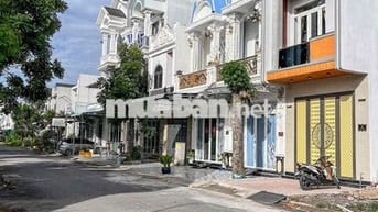 NHÀ LẦU XÂY MỚI RẤT ĐẸP - FULL NỘI THẤT KDC CỬU LONG KẾ BÊN ĐH Y DƯỢC