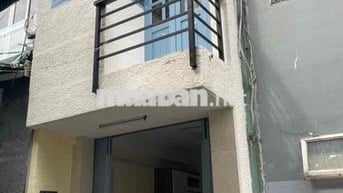 nhà cần bán bán chính chủ DT 2m50x4m12 .1 lầu .1 P .2 tolet
