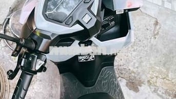 Xe vario xám xi măng chạy kĩ