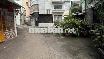 nhà 3 tầng, bán gấp - hẻm 5 mét - 4 ,8 tỷ thương luong