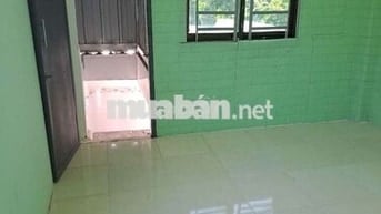 Nhà cấp 4, 1 trệt, 1 lầu ( gác đúc giả lầu) gồm 2 phòng ngủ,2 tolet ..