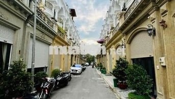Nhà full nội thất cao cấp hẻm 61 đường số 8 BHH B bình tân