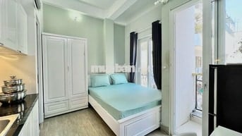 CĂN HỘ TIỆN NGHI BAN CÔNG 30M2 GẦN ĐH SƯ PHẠM, KHTN, HCE, UEH, Y DƯỢC