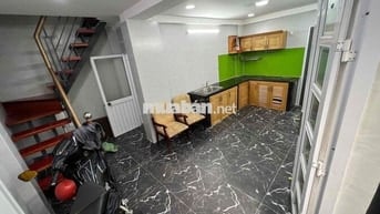 NHÀ NGUYÊN CĂN NGUYỄN CHÍ THANH Q10 - 2PN - 3WC