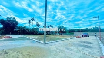 BÁN GẤP LÔ GÓC 2 MẶT TIỀN KẸP 4 LÔ LIỀN KỀ -ĐẤT NỀN HOÀ TIẾN MỚI