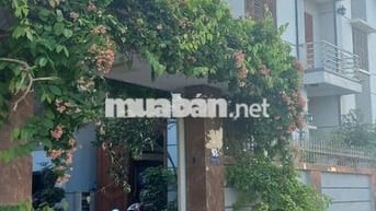 CHO THUÊ BIỆT THỰ SÂN VƯỜN 2.5 TẦNG, ĐẤT 700M2, 37.5M MẶT TIỀN ĐƯỜNG