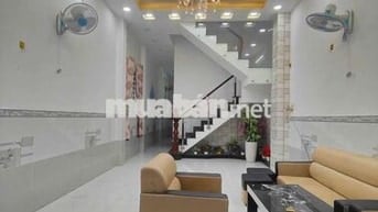 NHÀ LẦU TRUNG CHÁNH GIÁP TÔ KÝ LÊ THỊ HÀ