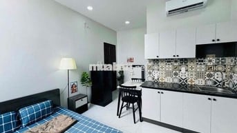 Siêu Phẩm Studio - Cửa Sổ Trời