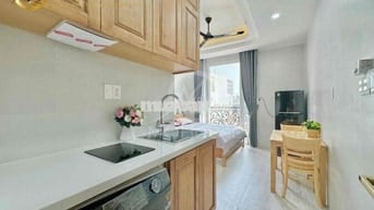 Chung cư mini, ban công, mgr, full nội thất cao cấp gần sân Golf