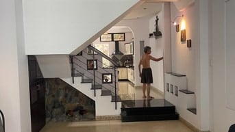 Nhà nguyễn oanh 4 tầng, hẽm xe hơi, kinh doanh buôn bán, vp cty