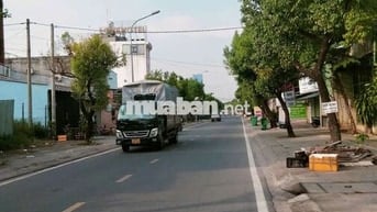 Cần bán gấp nhà mặt tiền đường sông hành, thị trấn hóc môn TP HCM