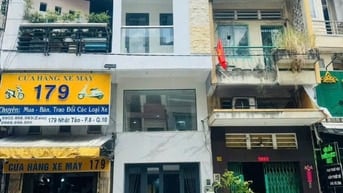 Bán nhà MT 181 Nhật Tảo, P8, Q10. DT 3x10m, trệt, lửng, 2 lầu, ST, 5P