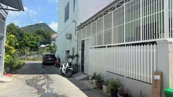 Bán nhà(Ngộp Banhk) DT82m2-2PN-Đ 6m-Vĩnh hoà-Nha Trang- chỉ 3ty6