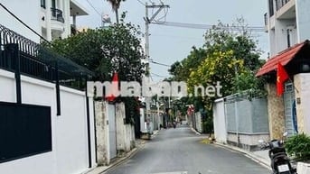 HXH THÔNG TỨ TUNG ĐỐI DIỆN ĐẠI HỌC NGUYỄN TẤT THÀNH VƯỜN LÀI AN PHÚ ĐÔ