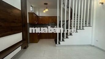 Nhà ngay Bưu điện đường đôi Chúc Sơn chỉ 100m SD30m2*4T Giá 3.25 tỷ