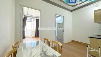 căn hộ 2 phòng ngủ + ban công + full nội thất Quận 11