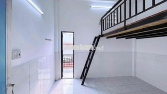 PHÒNG TRỌ CÓ GÁC BAN CÔNG RỘNG THOÁNG CÁCH CÔNG THƯƠNG 350m