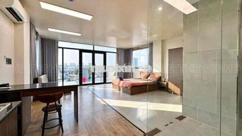 CHO THUÊ CĂN HỘ CAO CẤP BAN CÔNG TO NGAY TRUNG TÂM QUẬN 1 GIÁ RẺ T8