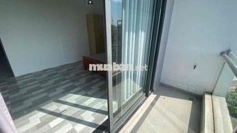 Cho thuê phòng 60m2, Ban công, Đặng Thuỳ Trâm sát ĐH Văn Lang Cơ Sở 3