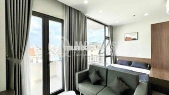 Khai trương căn hộ ban công thoáng full nội thất Nguyễn Trãi quận 1