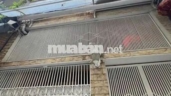 Bán Nhà Lạc Long Quân Cầu giấy gần chợ Bưởi 45m 4tầng Mt 4. giá 12.3tỷ