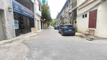CHO THUÊ NHÀ NGUYÊN CĂN PHỐ ĐỘI CẤN - BA ĐÌNH - 3 Ô TÔ TRÁNH - KD Đỉnh