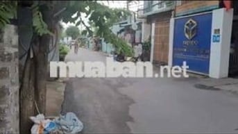 nhà trệt lầu 3 pn 3 wc đg nhựa 8 m thông