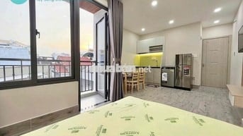 Cho thuê căn hộ ban công có máy giặt riêng trục đường Thống Nhất