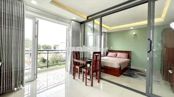 Căn Hộ Ban Công Thoáng Mát Ngay Đặng Văn Ngữ Phú Nhuận