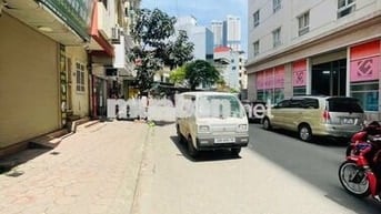 Cho thuê nhà mặt ngõ 168 đường Trung Kính, Dt 55m2 x 5 tầng, nhà đẹp