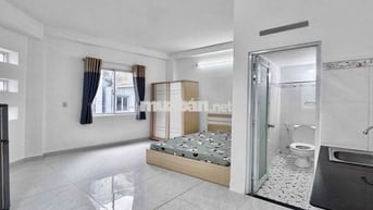Căn hộ CC full nội thất cửa sổ lớn khu  ĐH Bách Khoa - HUFLIT
