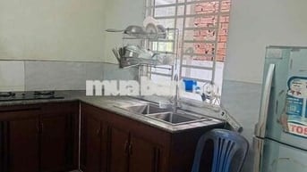 cho thuê nhà nguyên căn nha 2 p ngủ d xe hơi P thống nhất
