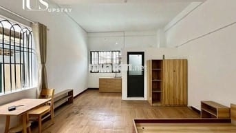 Cho thuê căn hộ full nội thất mới Quận 10 gần Vòng xoay Dân Chủ,