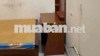 cho thuê trọ giá rẻ chỉ 1tr9 có sẵn bàn học , giường , tủ quần áo ghỗ.