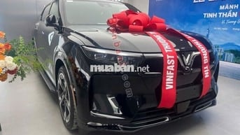 VinFast VF9 Plus 2023