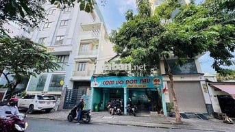 Cần bán nhà mặt tiền khu buôn bán sầm uất