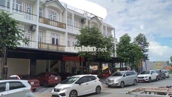 Bán nhà Vip 3 lầu lô góc 2 mặt tiền phường bến cát,  giá 17 tỷ