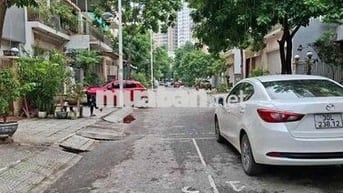 Nhà Chủ Đầu Tư Khu Đô Thị Văn Khê S83m 5T Mt5 Giá 18 Tỷ