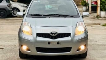 YARIS 2012