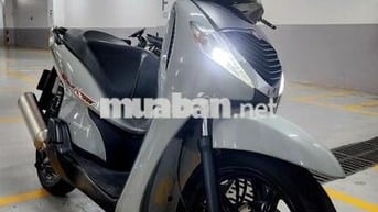 Sh150 Ý, cổ nhưng không cũ.