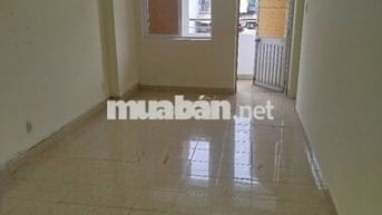 Cần bán căn hộ chung cư 109 Nguyễn Biểu, 2PN, nhà trống, dễ thiết kế