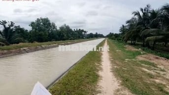 Nhà và đất 8,5x66m mặt đường Hưng Thuận