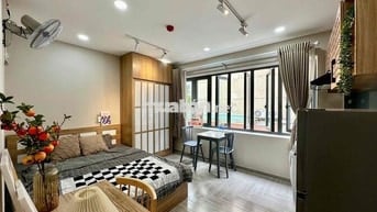 CĂN HỘ Q1_RỘNG RÃI_THOÁNG MÁT_SẠCH SẼ_CỬA SỔ LỚN_MÁY GIẶT RIÊNG_HẺMOTO